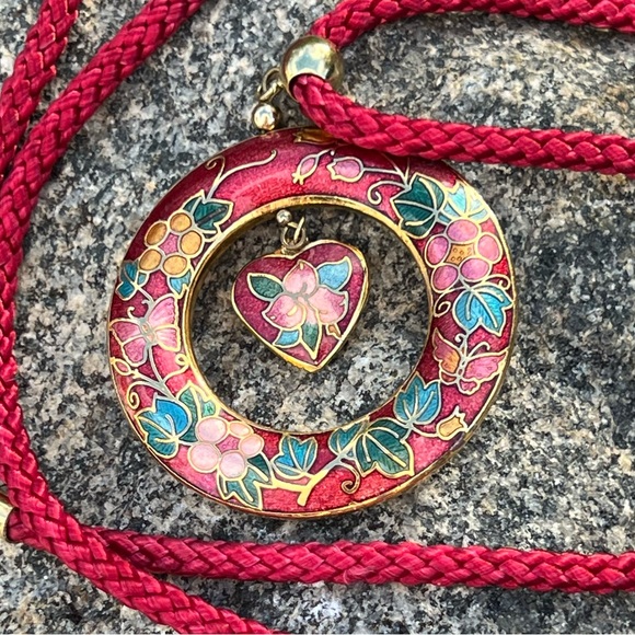 Vintage Cloisonné Double-Puff Pendant Necklace – 28”